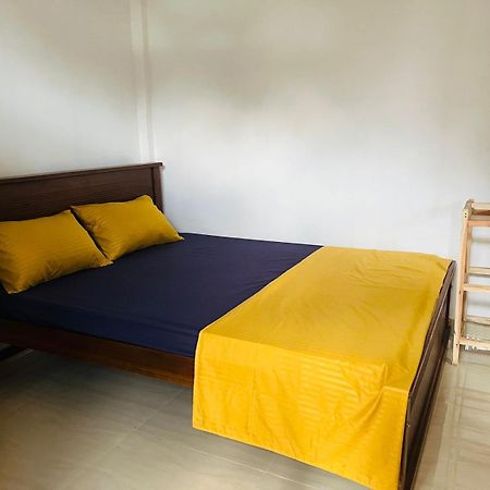 J & J Homestay Джафна Екстер'єр фото